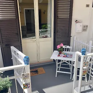 https://ninni-mondello-house.sicilyhotelsitaly.net